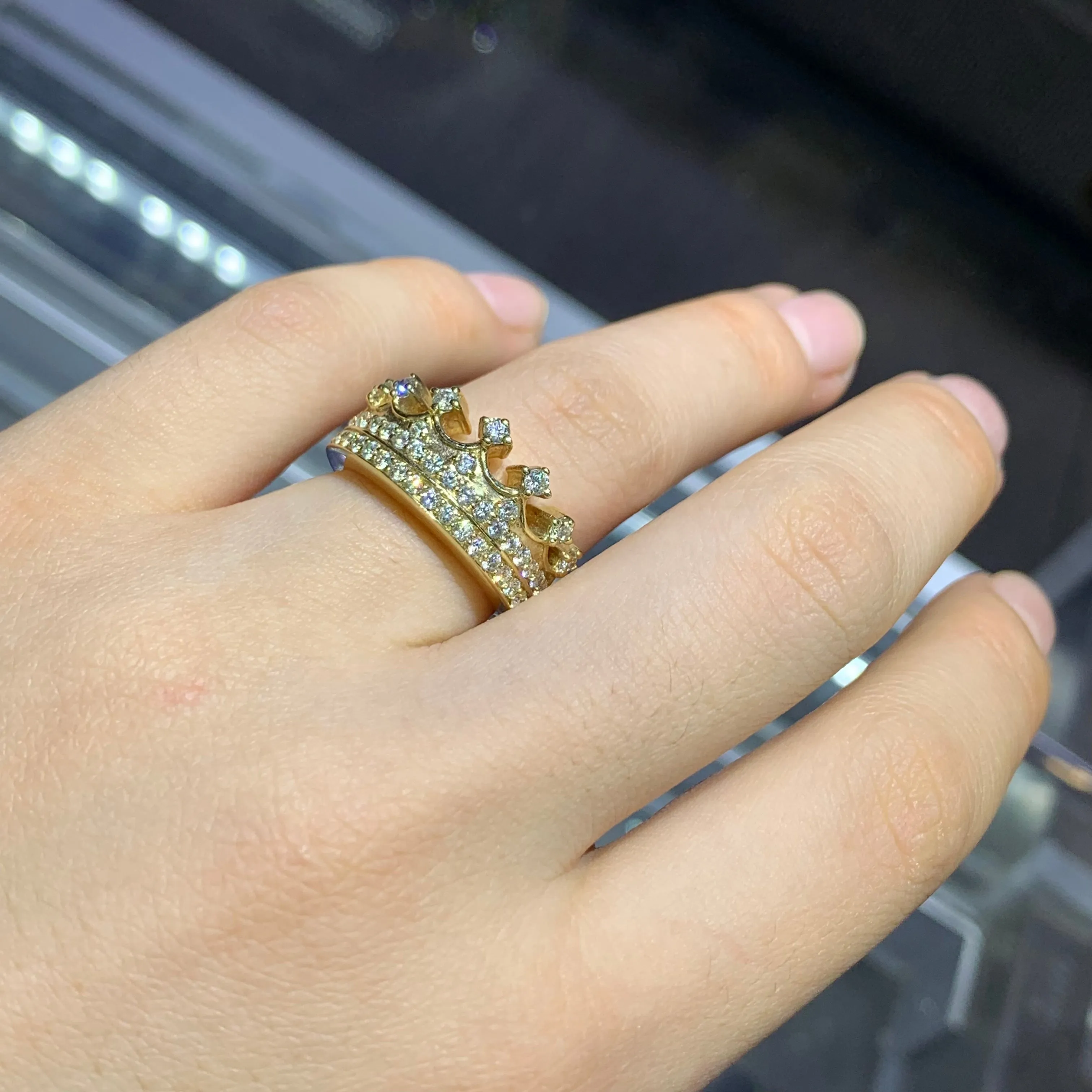 14k Yellow Gold Crown Shaped Ring with Round Diamonds