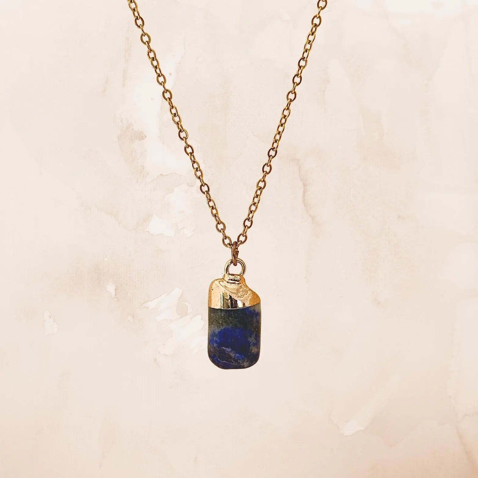 Aryenne Raw Lapis Lazuli Crystal Gold Necklace