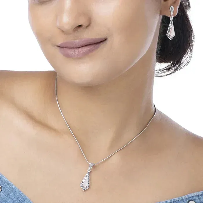 Blushing Kite Elegance Pendant Set