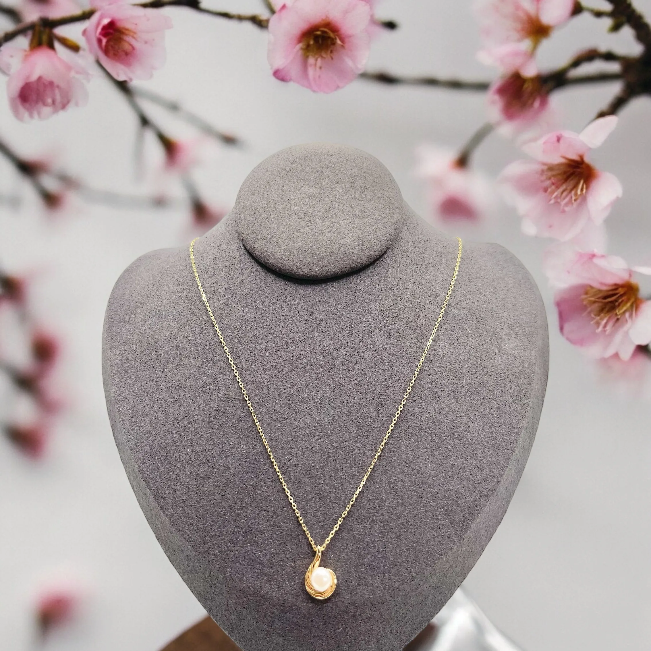 CIRCLE NECKLACE