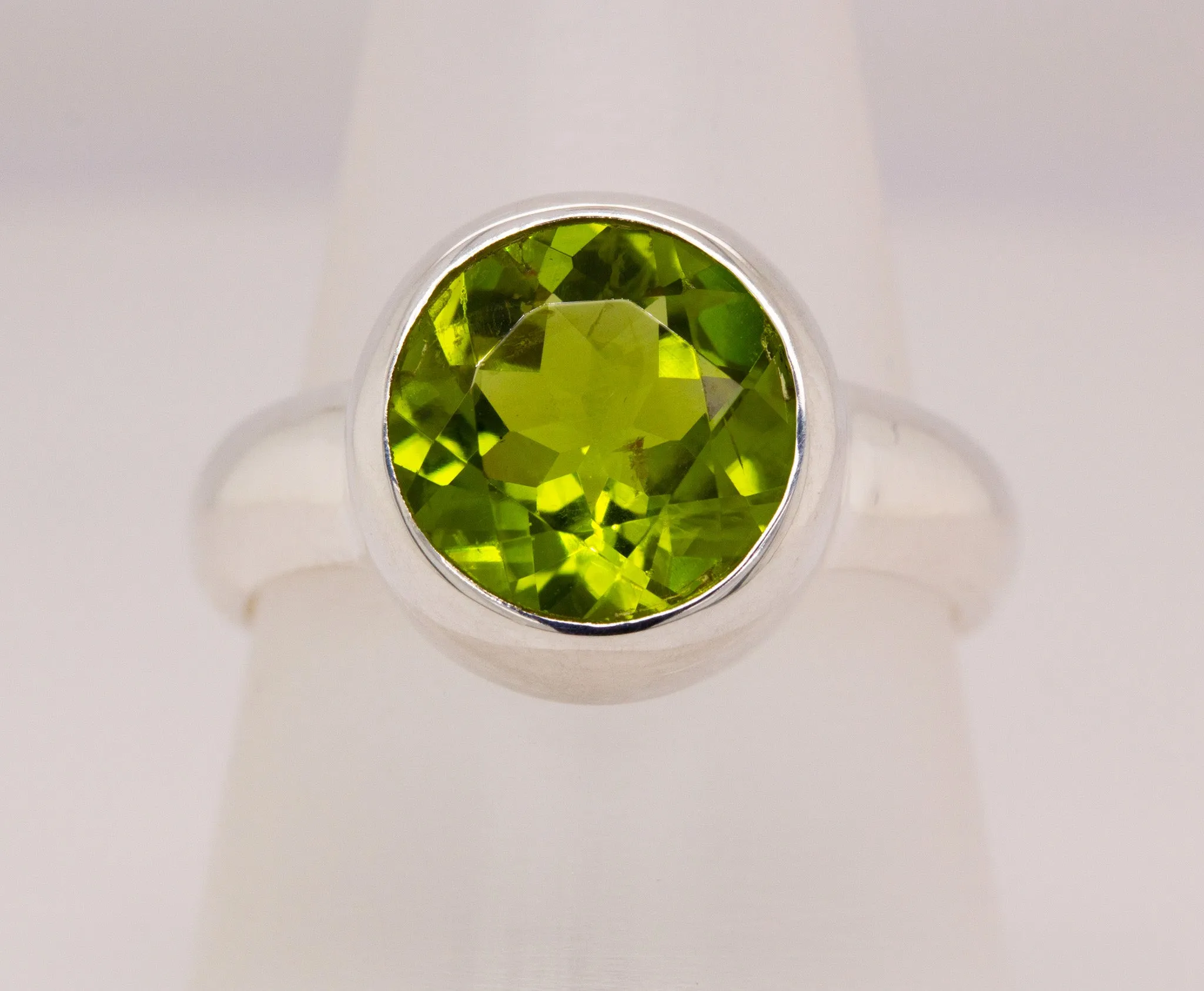 Kaleidoscope Bright Round Peridot Sterling Silver Ring
