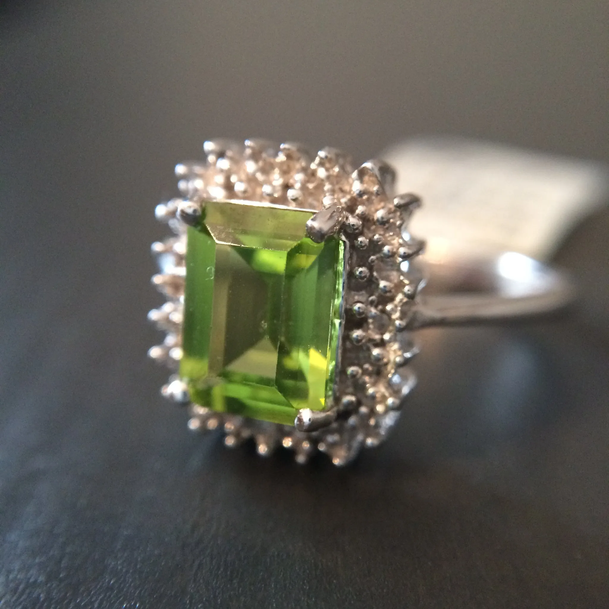 Peridot 1.65 ct Stone Ring - Size 7