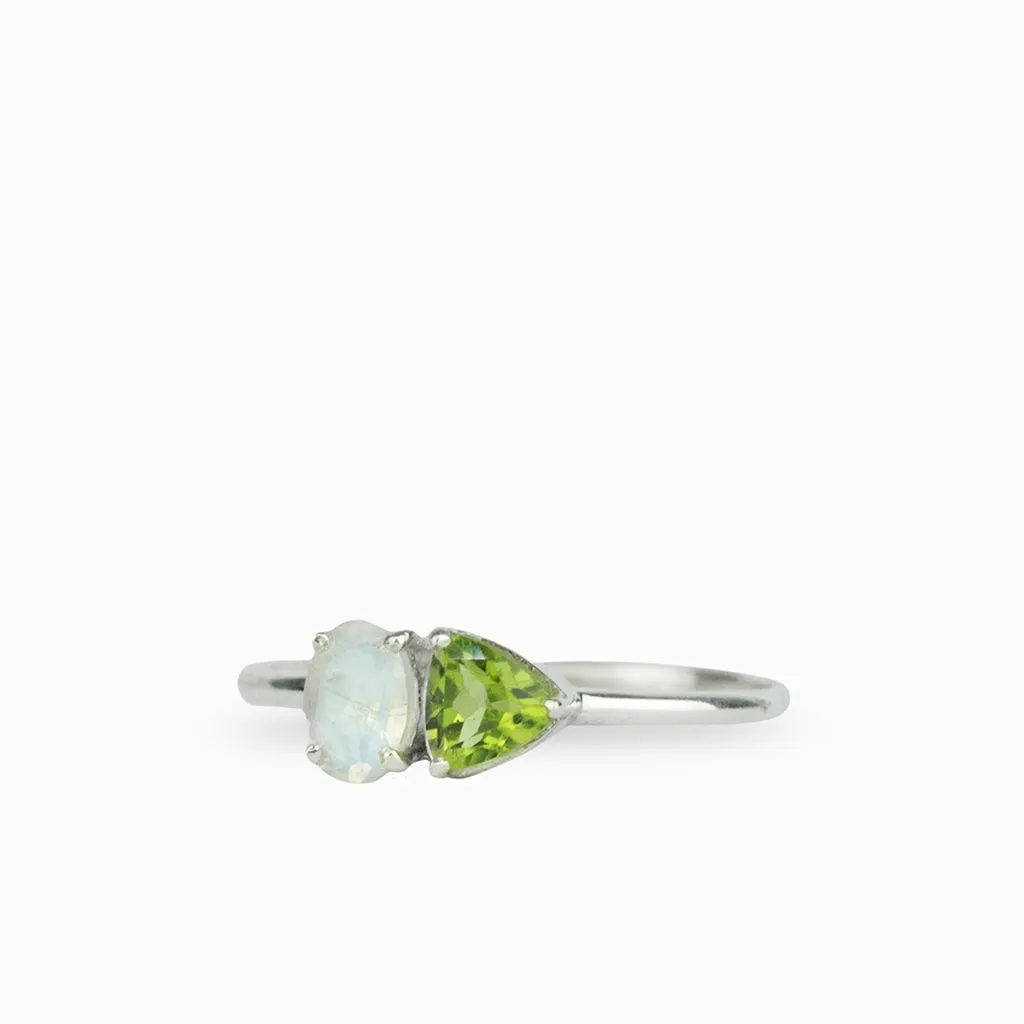 Peridot and Rainbow Moonstone Ring
