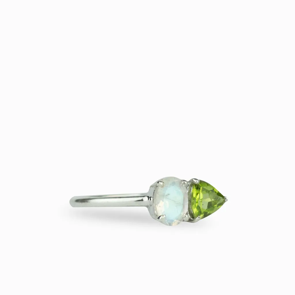 Peridot and Rainbow Moonstone Ring