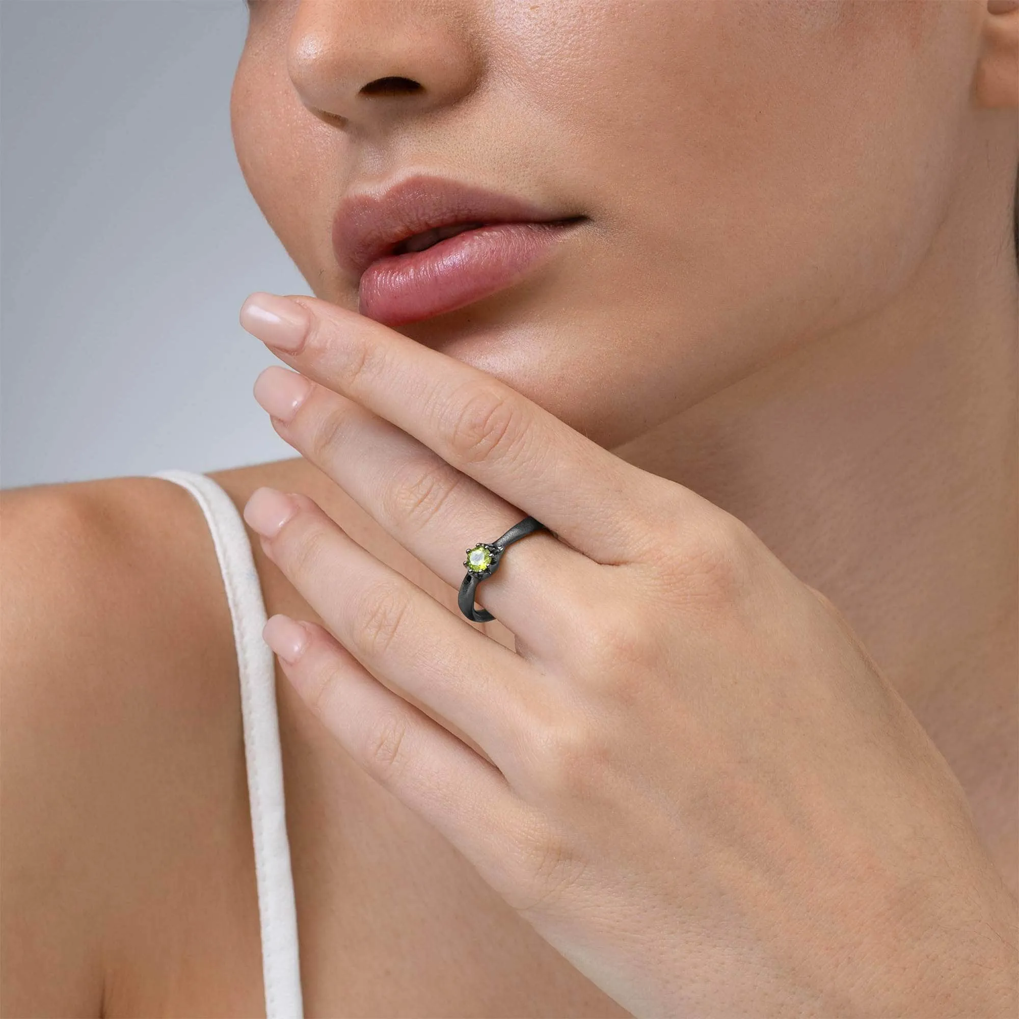 Rohelin Peridot Ring