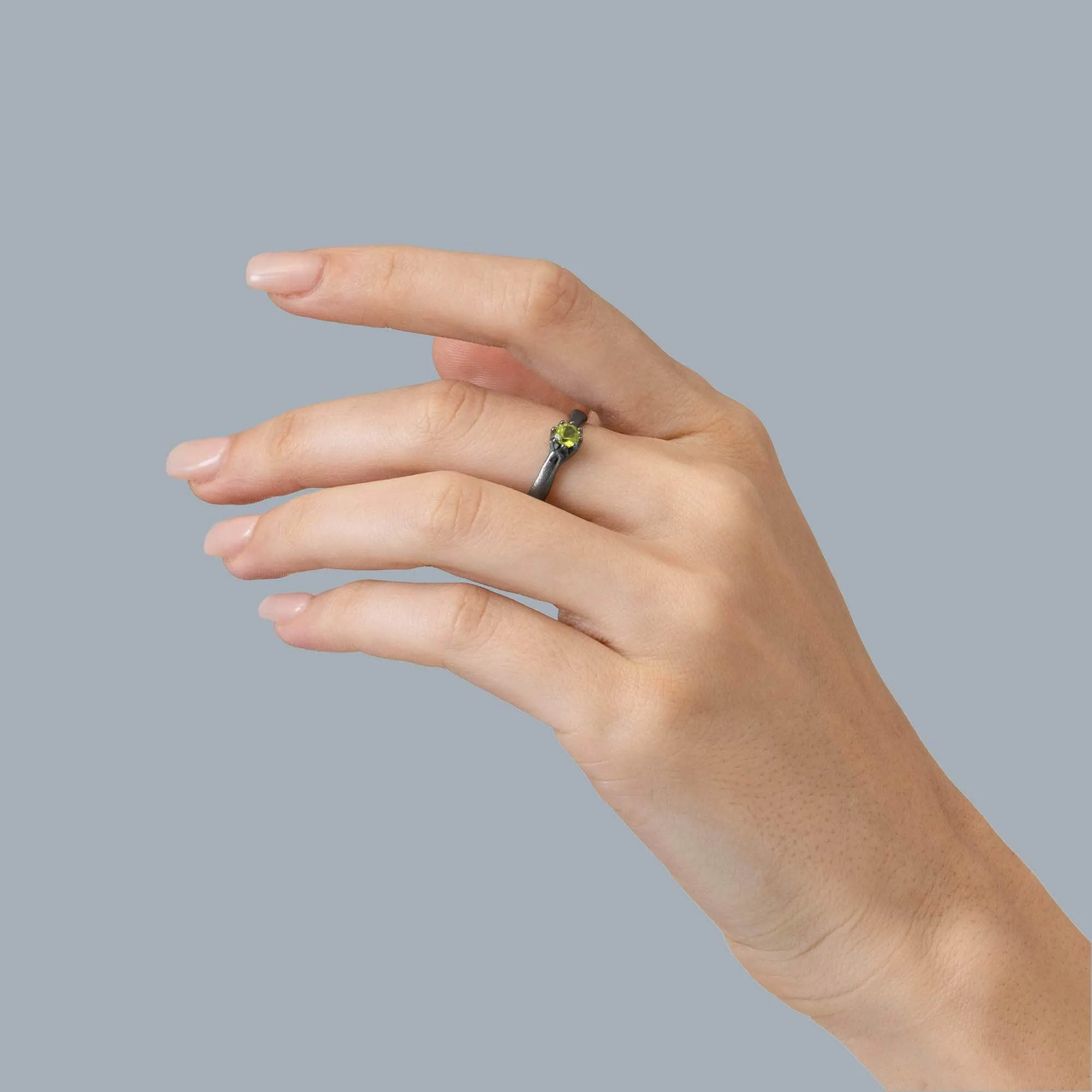 Rohelin Peridot Ring